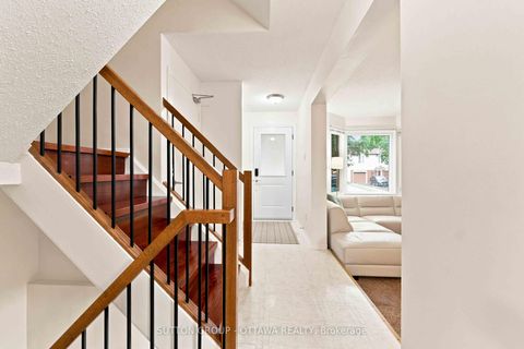 Photo 4 at 66 FIELDGATE Drive, Nepean (Knollsbrook), Ottawa