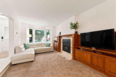 Photo 6 at 66 FIELDGATE Drive, Nepean (Knollsbrook), Ottawa