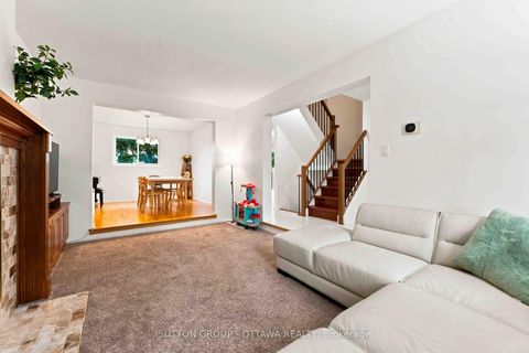 Photo 9 at 66 FIELDGATE Drive, Nepean (Knollsbrook), Ottawa