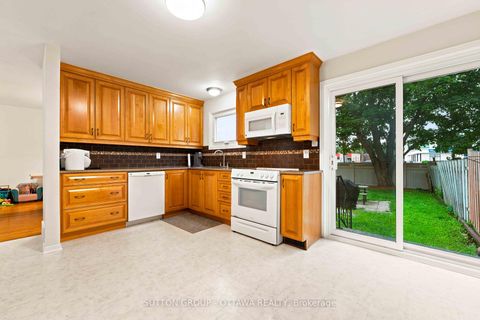 Photo 18 at 66 FIELDGATE Drive, Nepean (Knollsbrook), Ottawa