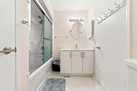 Photo 31 at 66 FIELDGATE Drive, Nepean (Knollsbrook), Ottawa