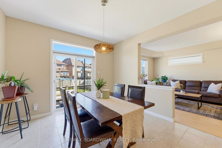 Photo 11 at 210 Broxburn Crescent, Nepean (Heritage Park), Ottawa
