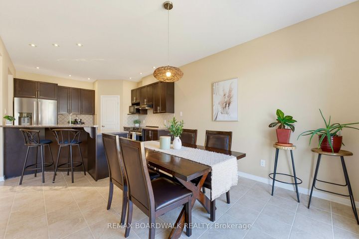 Photo 12 at 210 Broxburn Crescent, Nepean (Heritage Park), Ottawa