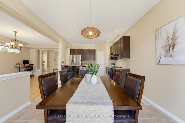 Photo 13 at 210 Broxburn Crescent, Nepean (Heritage Park), Ottawa