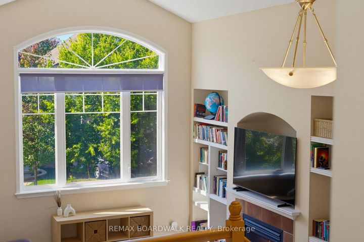 Photo 26 at 210 Broxburn Crescent, Nepean (Heritage Park), Ottawa