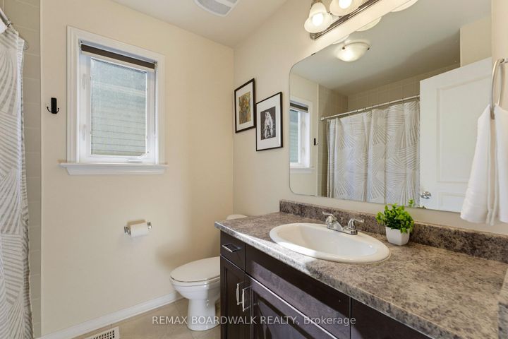 Photo 33 at 210 Broxburn Crescent, Nepean (Heritage Park), Ottawa