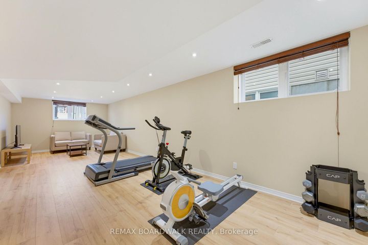 Photo 35 at 210 Broxburn Crescent, Nepean (Heritage Park), Ottawa