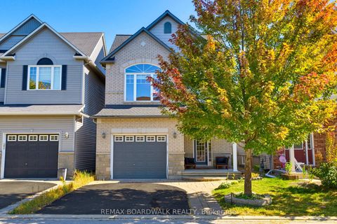 Photo 1 at 210 Broxburn Crescent, Nepean (Heritage Park), Ottawa