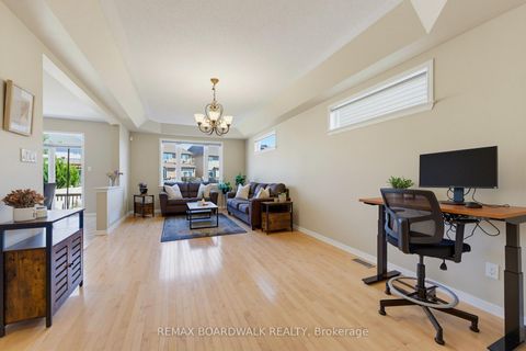 Photo 7 at 210 Broxburn Crescent, Nepean (Heritage Park), Ottawa