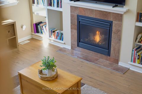 Photo 25 at 210 Broxburn Crescent, Nepean (Heritage Park), Ottawa