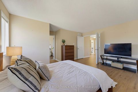 Photo 30 at 210 Broxburn Crescent, Nepean (Heritage Park), Ottawa
