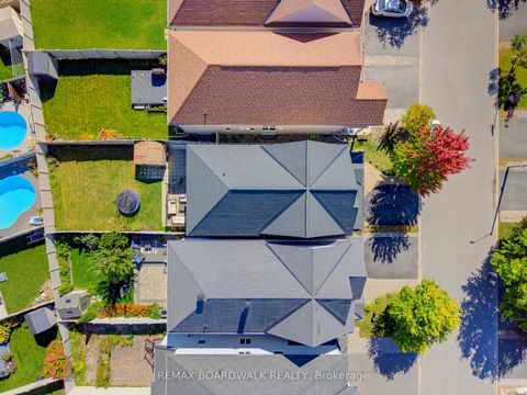 Photo 42 at 210 Broxburn Crescent, Nepean (Heritage Park), Ottawa