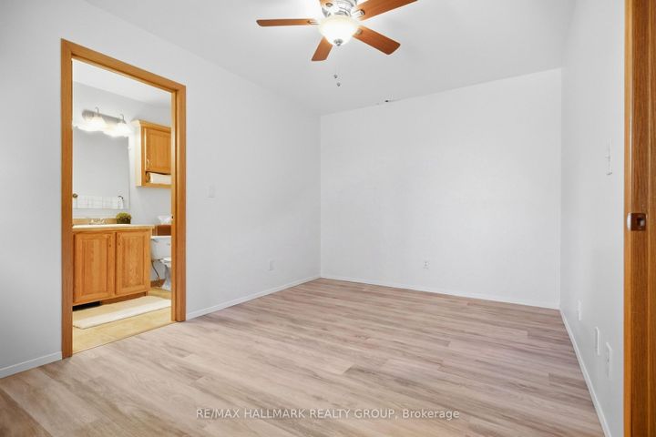 Photo 10 at 14 Pacific Avenue, Nepean (Industrial Park), Ottawa