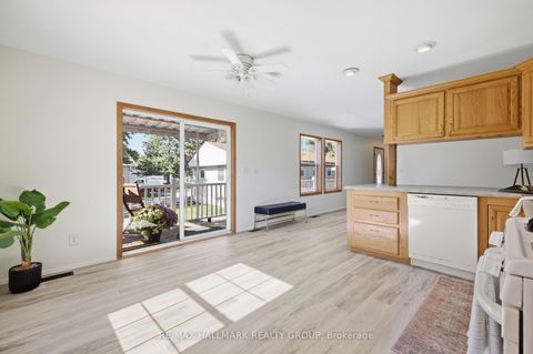 Photo 2 at 14 Pacific Avenue, Nepean (Industrial Park), Ottawa