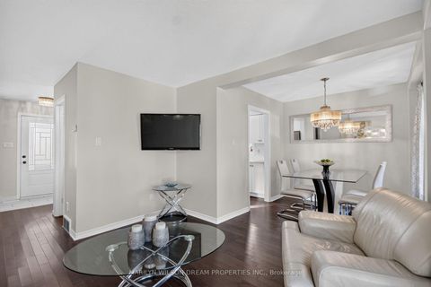Photo 11 at 85 Houlahan Street, Nepean (Heritage Park), Ottawa