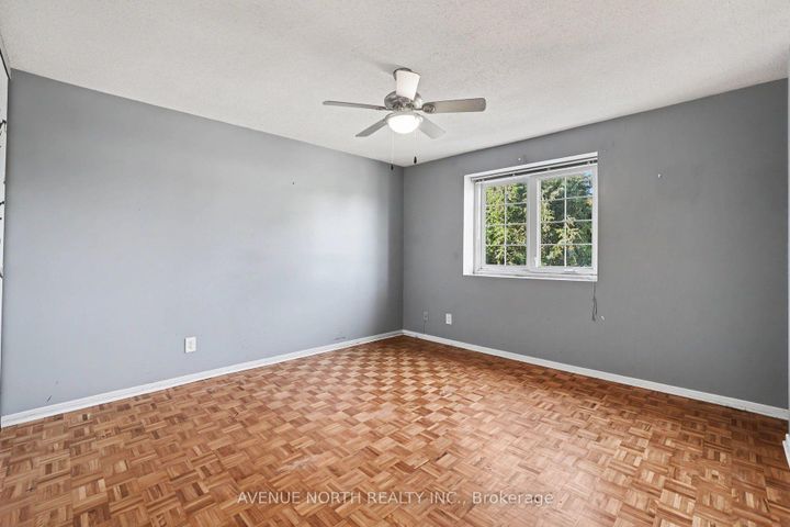 Photo 12 at 68 Downsview Crescent, Nepean (Tanglewood), Ottawa