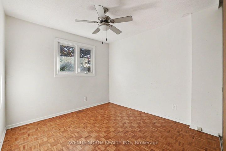 Photo 16 at 68 Downsview Crescent, Nepean (Tanglewood), Ottawa