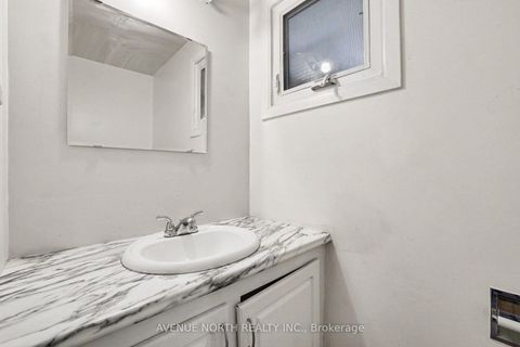 Photo 11 at 68 Downsview Crescent, Nepean (Tanglewood), Ottawa