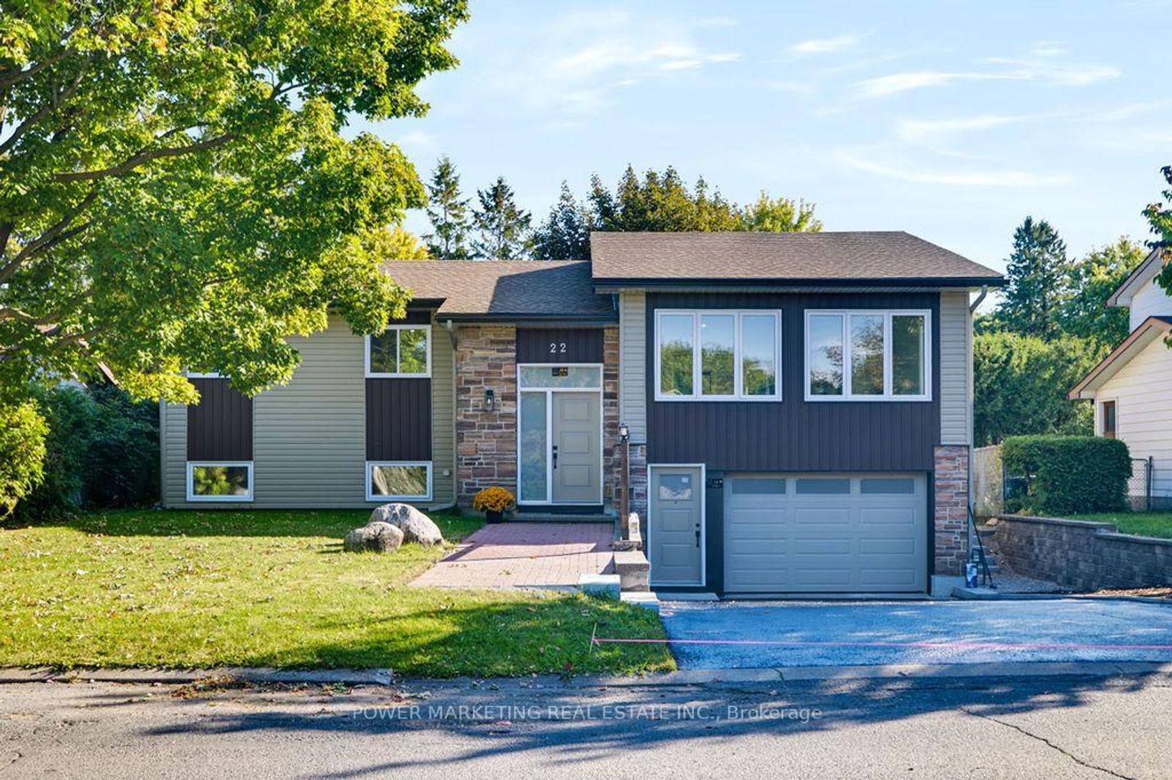 22 PARKGLEN Drive, Nepean (Meadowlands/St. Claire Gardens), Ottawa 
