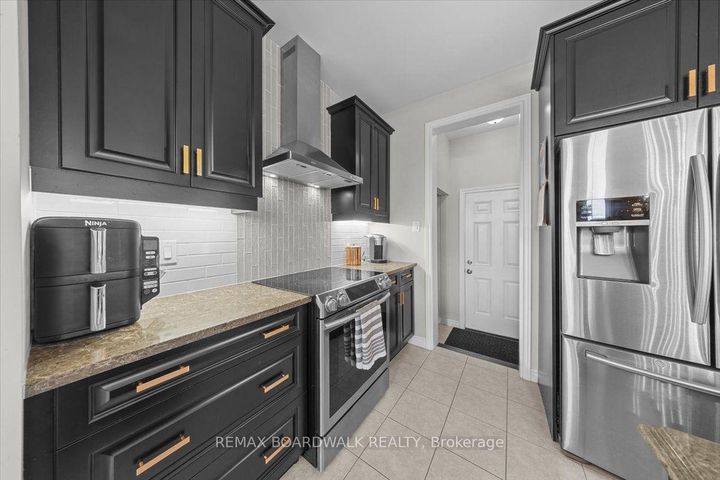 Photo 10 at 89 Damselfly Way, Nepean (Half Moon Bay), Ottawa