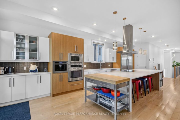 Photo 4 at 258 Carleton Avenue, Ottawa West/Tunneys Pasture, Ottawa