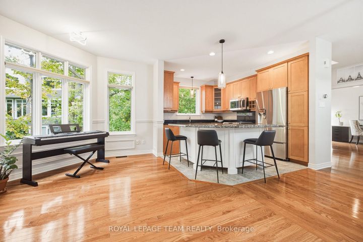 Photo 11 at 19 Creeks End Lane, Nepean (Bayshore), Ottawa
