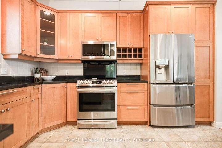 Photo 15 at 19 Creeks End Lane, Nepean (Bayshore), Ottawa