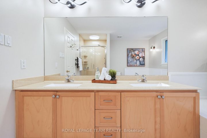 Photo 26 at 19 Creeks End Lane, Nepean (Bayshore), Ottawa