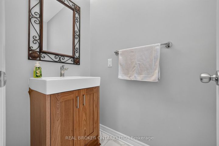 Photo 6 at 609 Egret Way, Nepean (Half Moon Bay), Ottawa