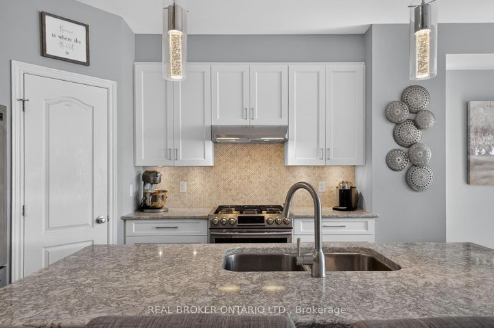 Photo 9 at 609 Egret Way, Nepean (Half Moon Bay), Ottawa