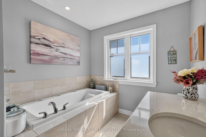 Photo 23 at 609 Egret Way, Nepean (Half Moon Bay), Ottawa