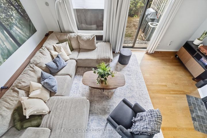 Photo 14 at 18 - 2 Bertona Street, Nepean (Manordale), Ottawa