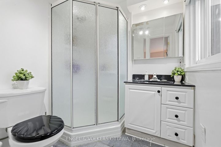 Photo 26 at 18 - 2 Bertona Street, Nepean (Manordale), Ottawa
