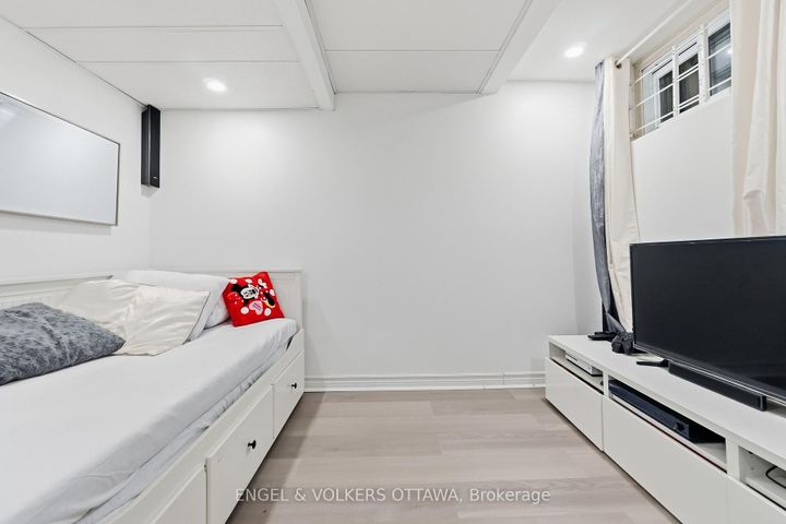 Photo 38 at 18 - 2 Bertona Street, Nepean (Manordale), Ottawa