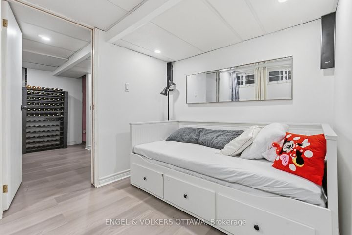 Photo 39 at 18 - 2 Bertona Street, Nepean (Manordale), Ottawa