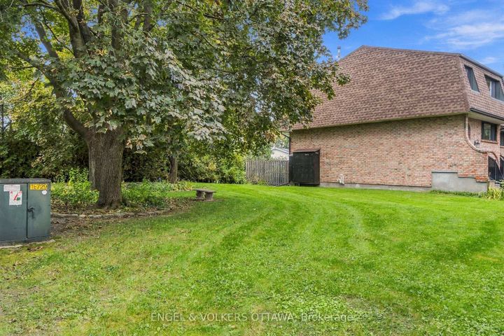 Photo 42 at 18 - 2 Bertona Street, Nepean (Manordale), Ottawa