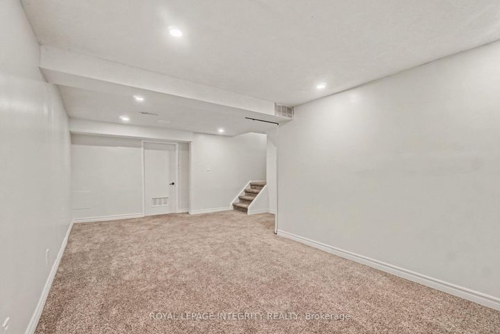 Photo 27 at C - 33 Woodfield Drive, Nepean (Merivale Industrial Park), Ottawa