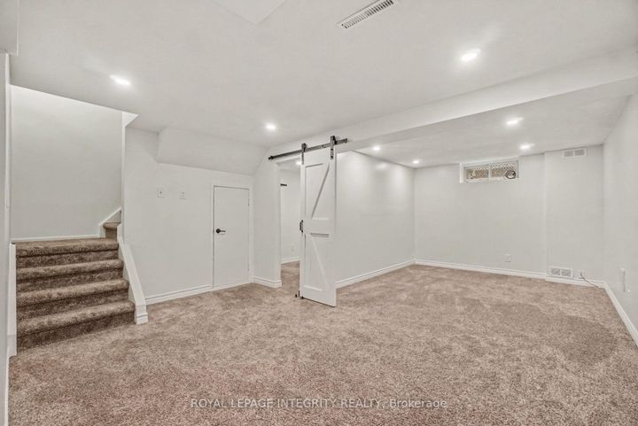 Photo 28 at C - 33 Woodfield Drive, Nepean (Merivale Industrial Park), Ottawa