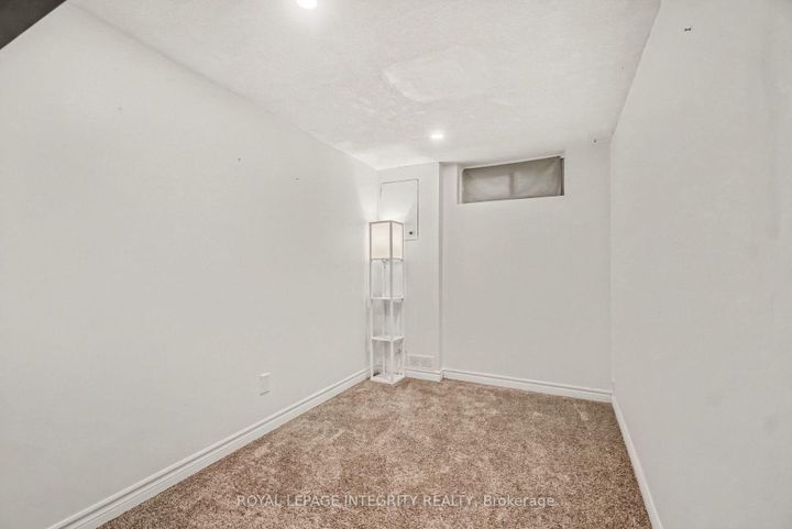 Photo 29 at C - 33 Woodfield Drive, Nepean (Merivale Industrial Park), Ottawa