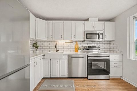 Photo 2 at C - 33 Woodfield Drive, Nepean (Merivale Industrial Park), Ottawa
