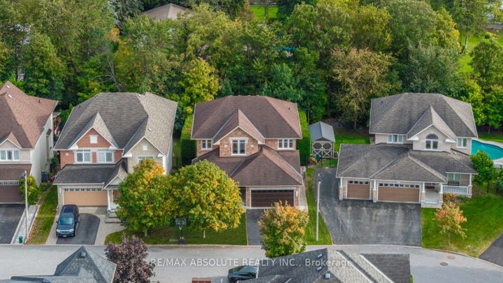 Photo 2 at 229 Marjan Crescent, Nepean (Hearts Desire), Ottawa