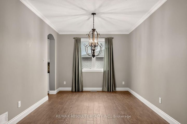 Photo 9 at 229 Marjan Crescent, Nepean (Hearts Desire), Ottawa