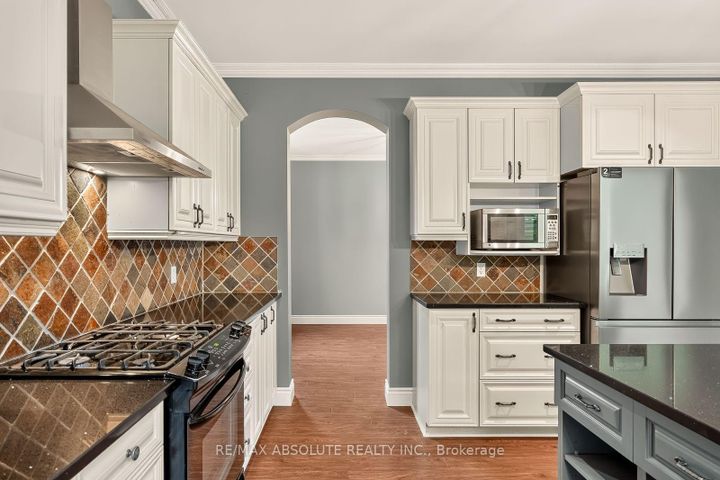 Photo 11 at 229 Marjan Crescent, Nepean (Hearts Desire), Ottawa