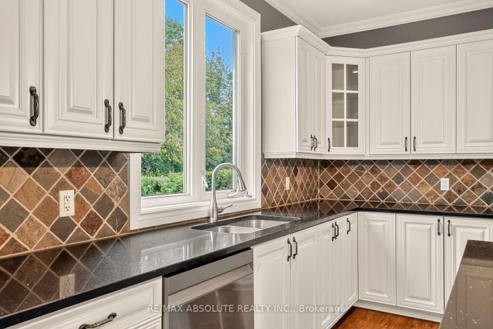 Photo 16 at 229 Marjan Crescent, Nepean (Hearts Desire), Ottawa