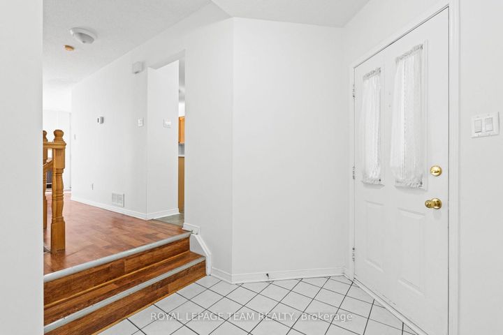 Photo 2 at 106 Woodpark Way, Nepean (Longfields), Ottawa