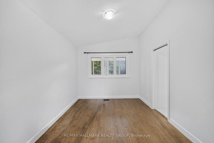 Photo 12 at 114 Meadowlands Drive W, Nepean (Meadowlands/Crestview), Ottawa