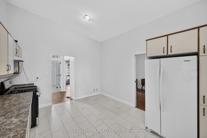 Photo 18 at 114 Meadowlands Drive W, Nepean (Meadowlands/Crestview), Ottawa