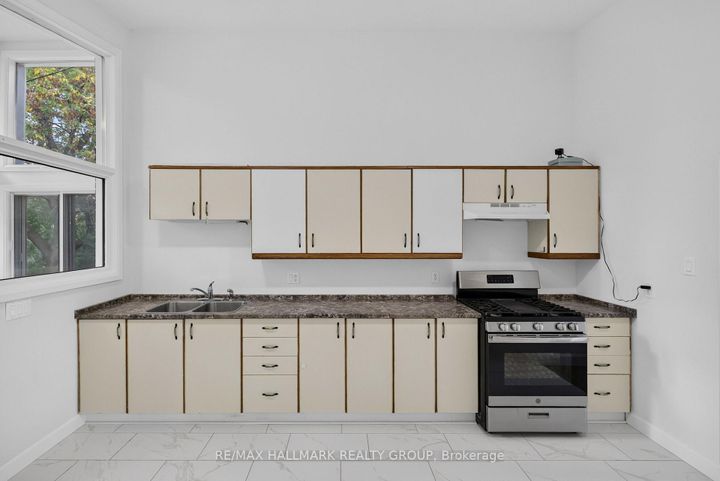 Photo 19 at 114 Meadowlands Drive W, Nepean (Meadowlands/Crestview), Ottawa