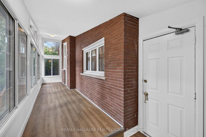 Photo 22 at 114 Meadowlands Drive W, Nepean (Meadowlands/Crestview), Ottawa