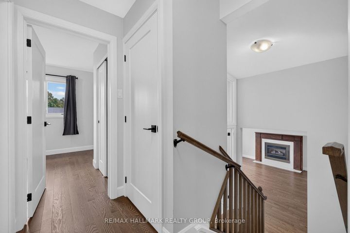 Photo 24 at 114 Meadowlands Drive W, Nepean (Meadowlands/Crestview), Ottawa